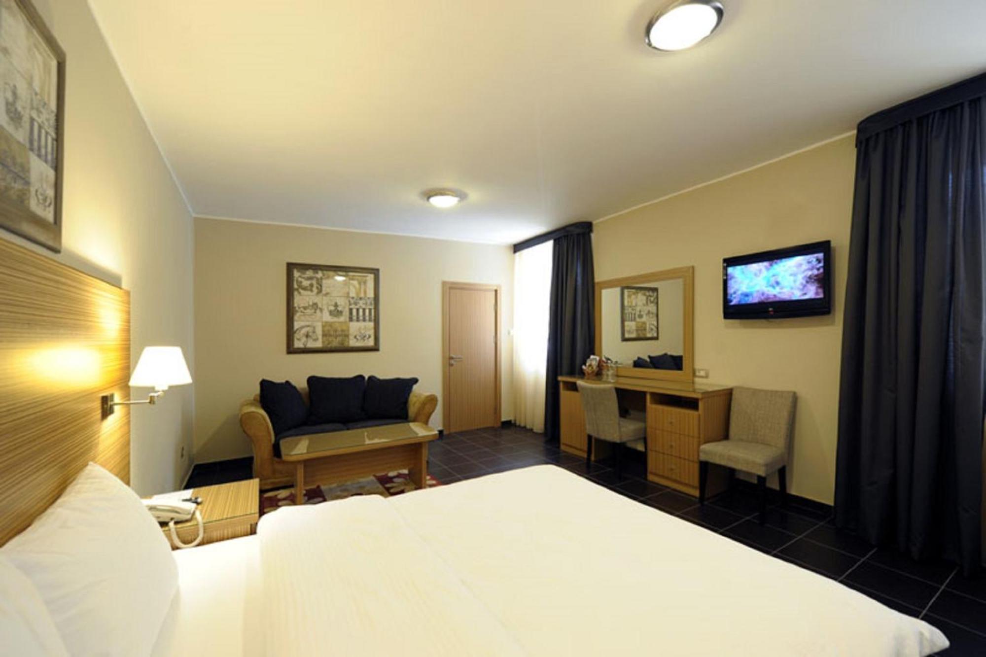 Hotel 1000 Ruza 베오그라드 객실 사진